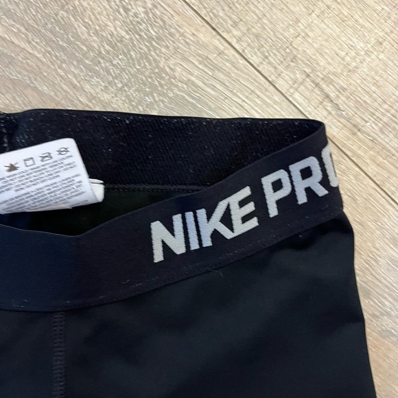 Nike Pro Capri Leggings Small - Picture 2 of 6